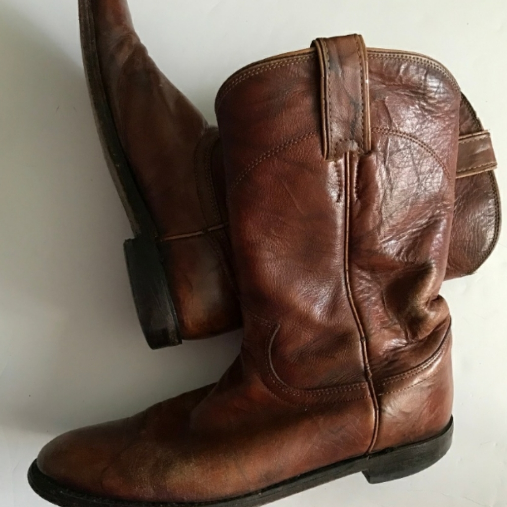 🤠 Justin Distressed Leather Cowboy Boots 🤠